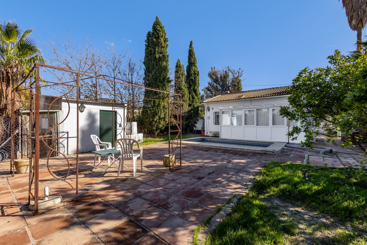 Se vende Finca - Cortijo de 2 dormitorios en Costa Del Sol, Málaga, España