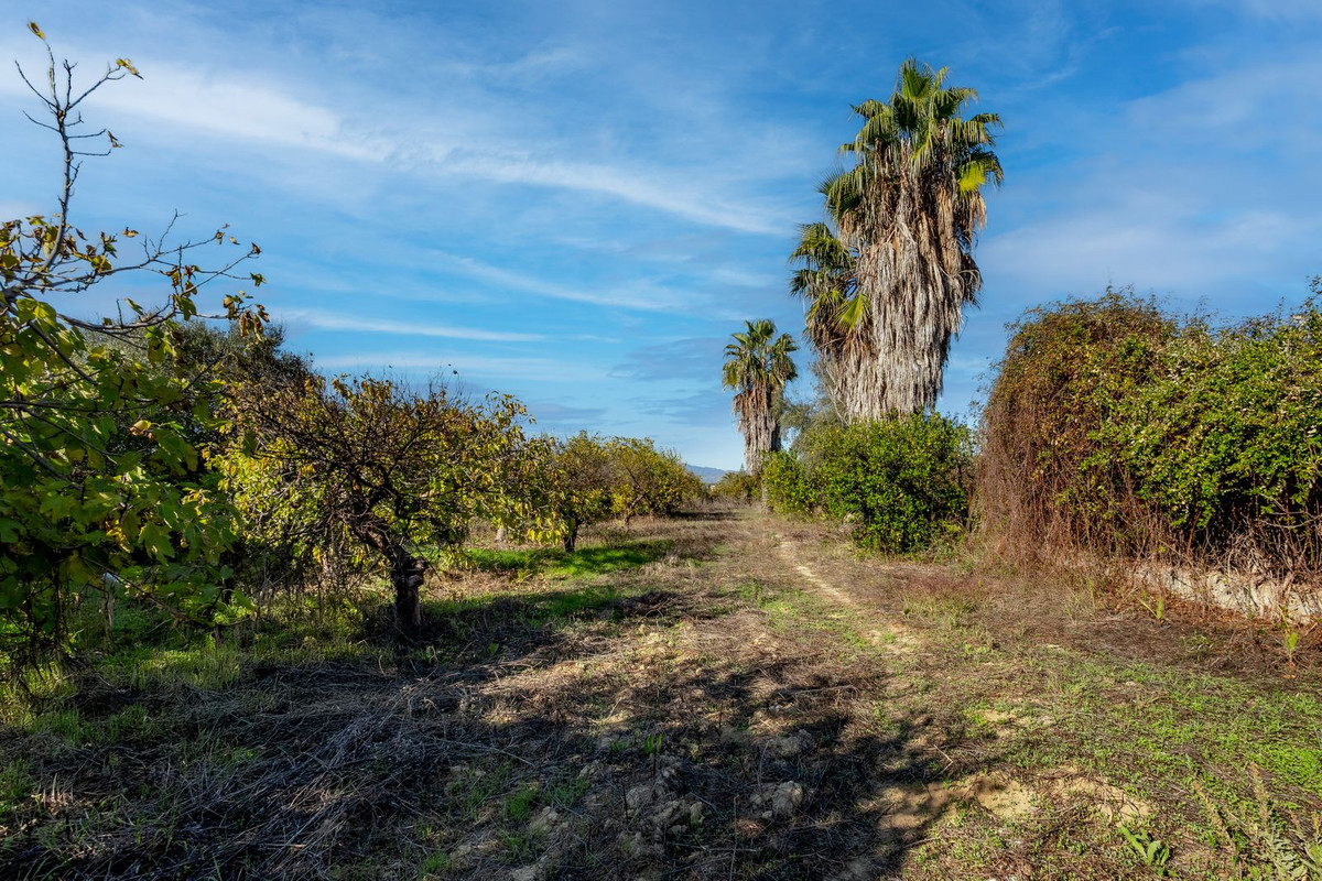 Se vende Finca - Cortijo de 2 dormitorios en Costa Del Sol, Málaga, España