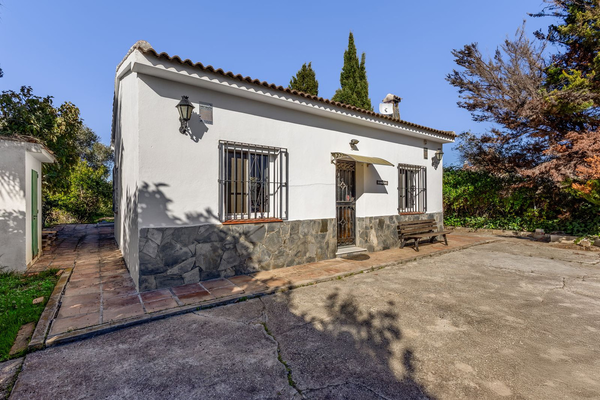 Se vende Finca - Cortijo de 2 dormitorios en Costa Del Sol, Málaga, España