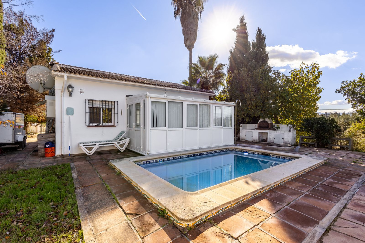 Se vende Finca - Cortijo de 2 dormitorios en Costa Del Sol, Málaga, España