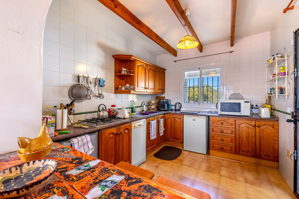 Se vende Finca - Cortijo de 2 dormitorios en Costa Del Sol, Málaga, España