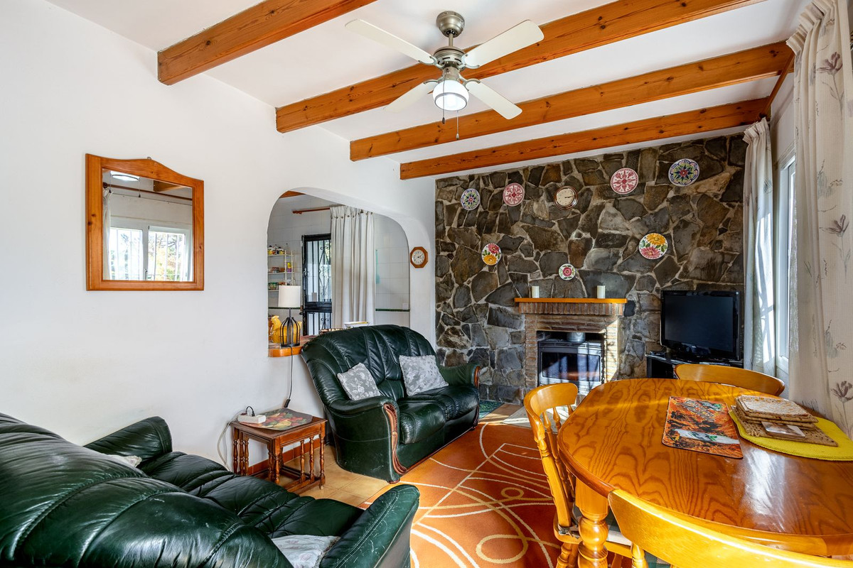 Se vende Finca - Cortijo de 2 dormitorios en Costa Del Sol, Málaga, España
