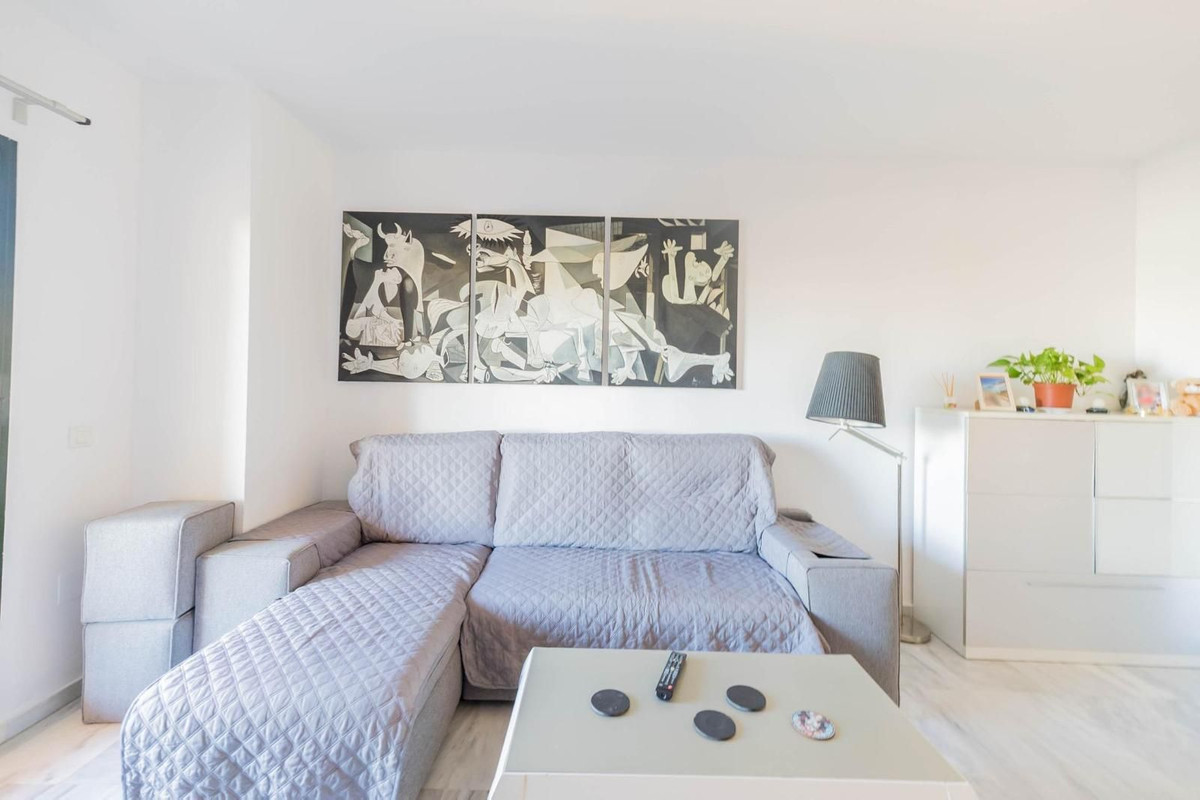 Se vende Apartamento Planta Media de 2 dormitorios en Costa Del Sol, Málaga, España