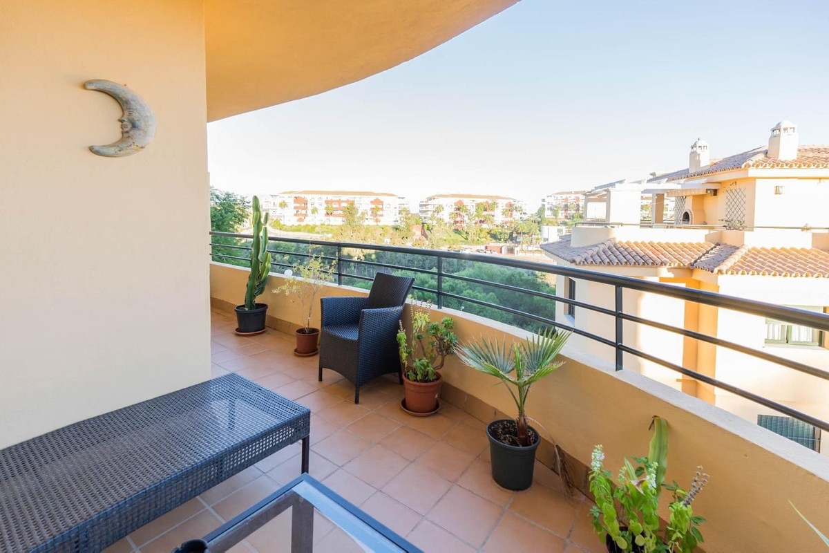 Se vende Apartamento Planta Media de 2 dormitorios en Costa Del Sol, Málaga, España