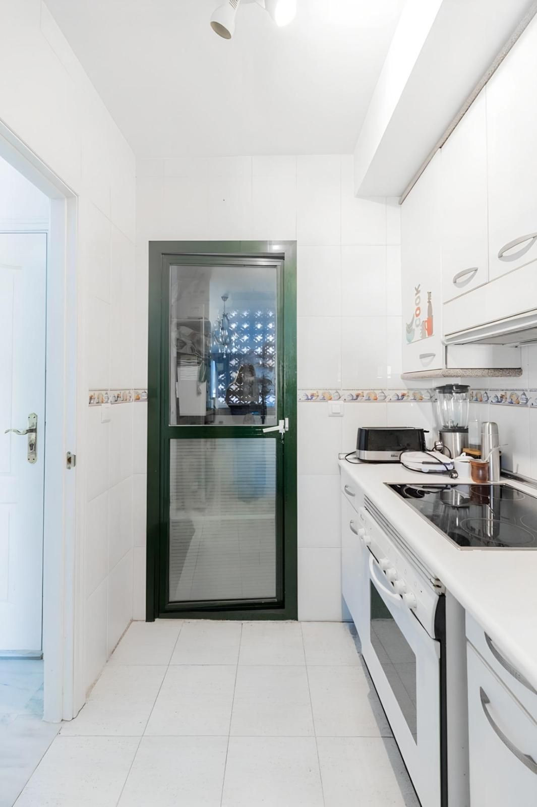 Se vende Apartamento Planta Media de 2 dormitorios en Costa Del Sol, Málaga, España