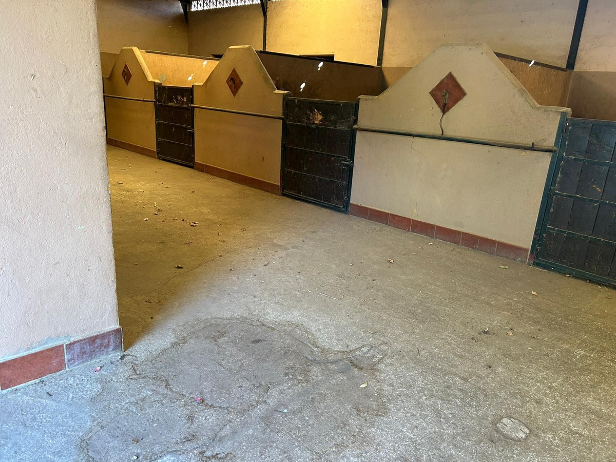 Se vende Finca - Cortijo de 3 dormitorios en Málaga, Málaga, España