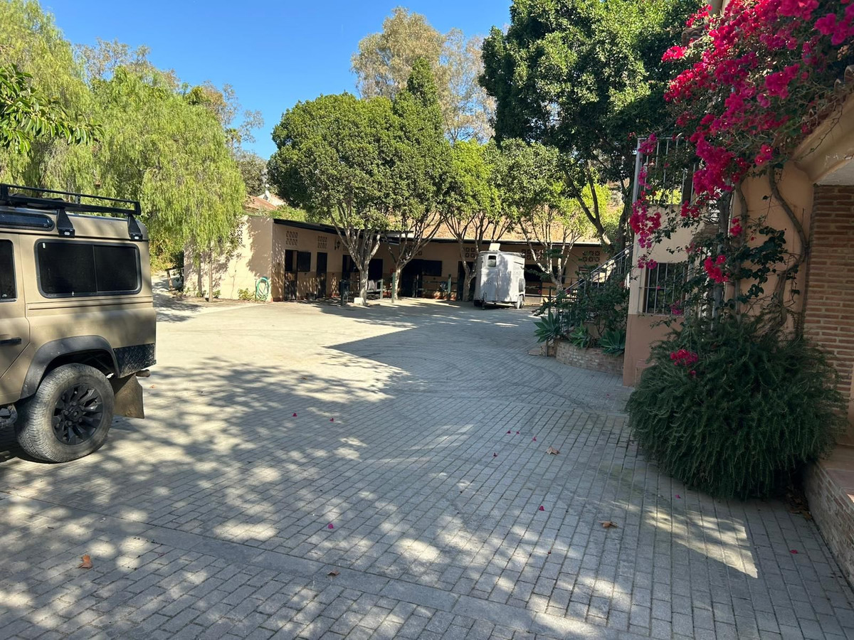 Se vende Finca - Cortijo de 3 dormitorios en Málaga, Málaga, España