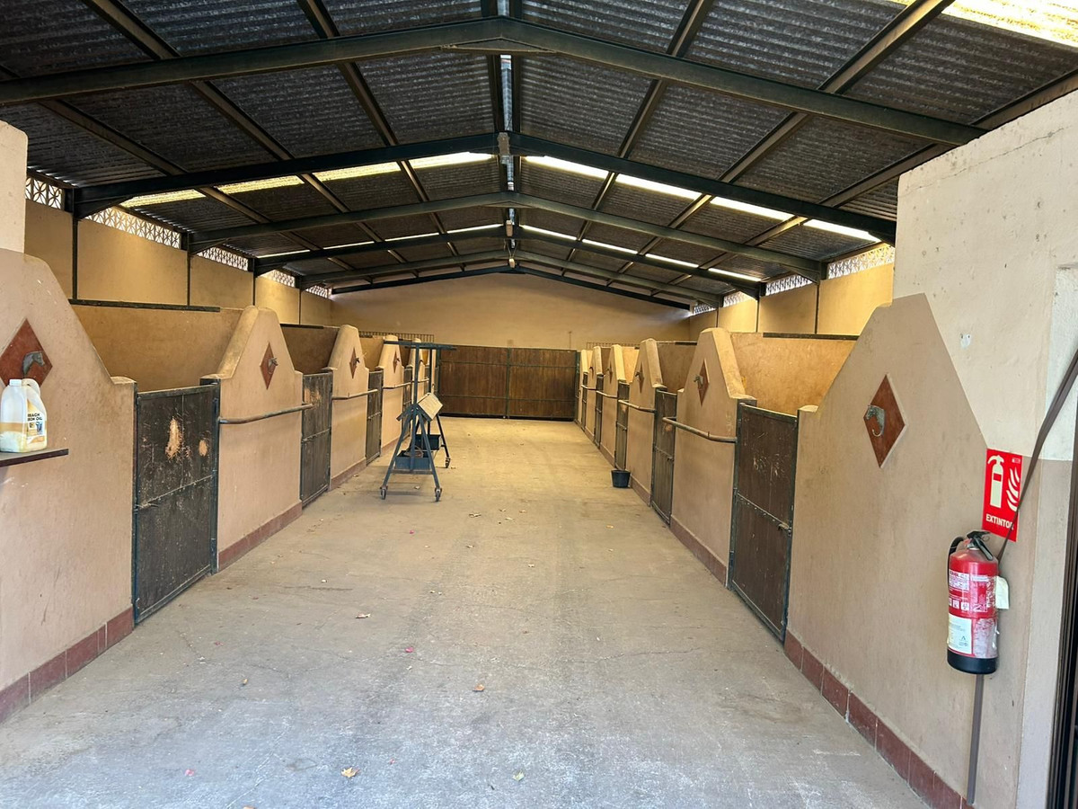 Se vende Finca - Cortijo de 3 dormitorios en Málaga, Málaga, España