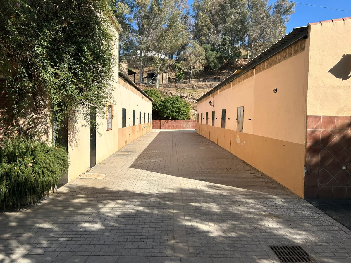 Se vende Finca - Cortijo de 3 dormitorios en Málaga, Málaga, España