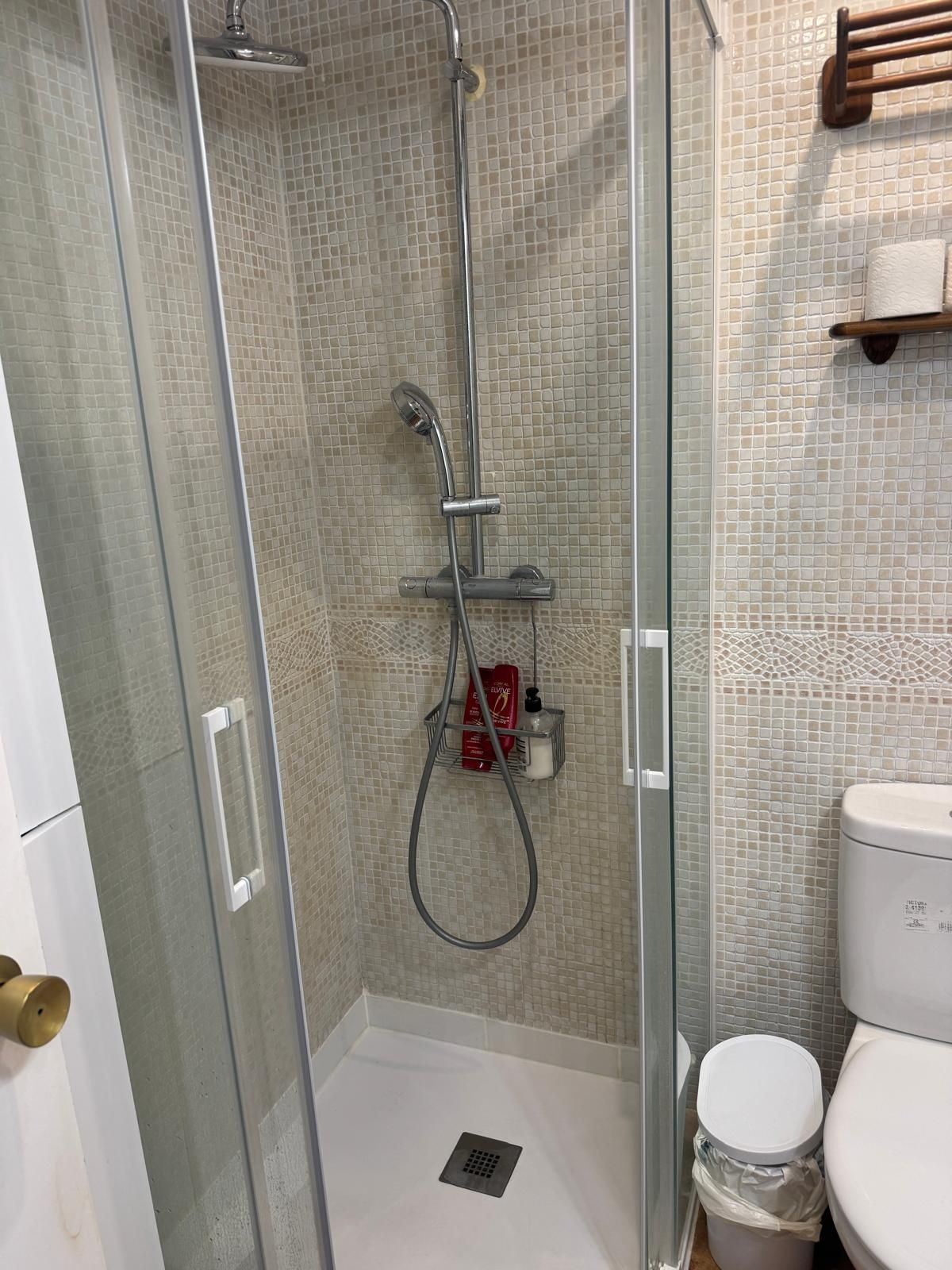 Se vende Apartamento Planta Media de 2 dormitorios en Costa Del Sol, Málaga, España