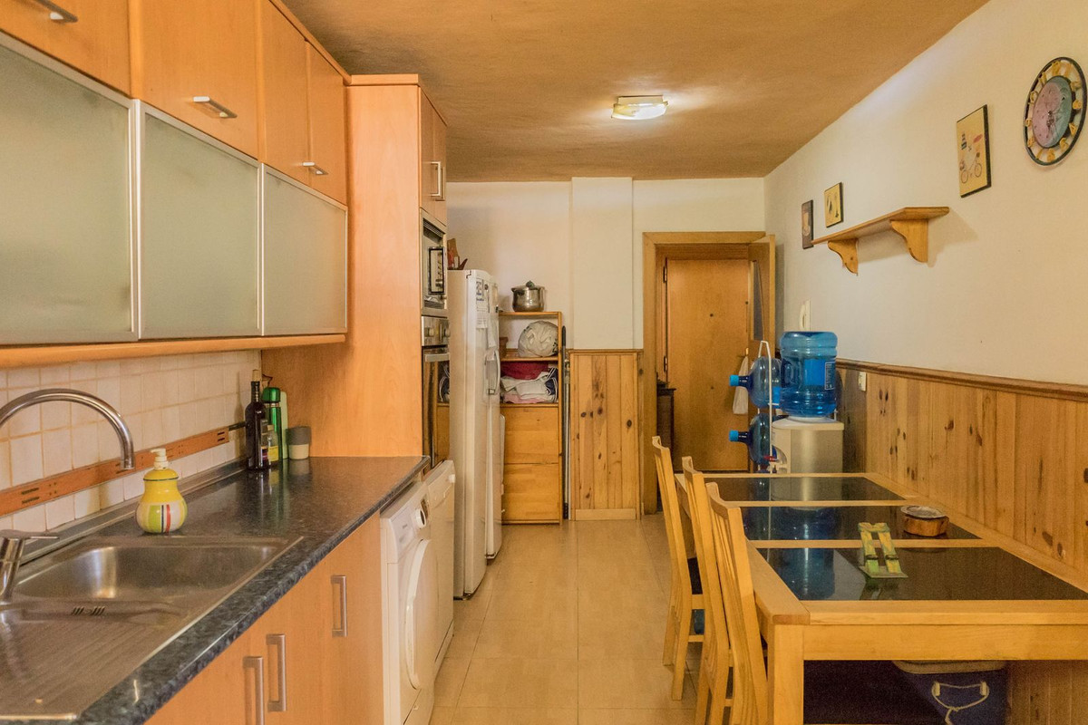 3 Bed Apartment for sale in Marbella Costa Del Sol, Málaga, Spain
