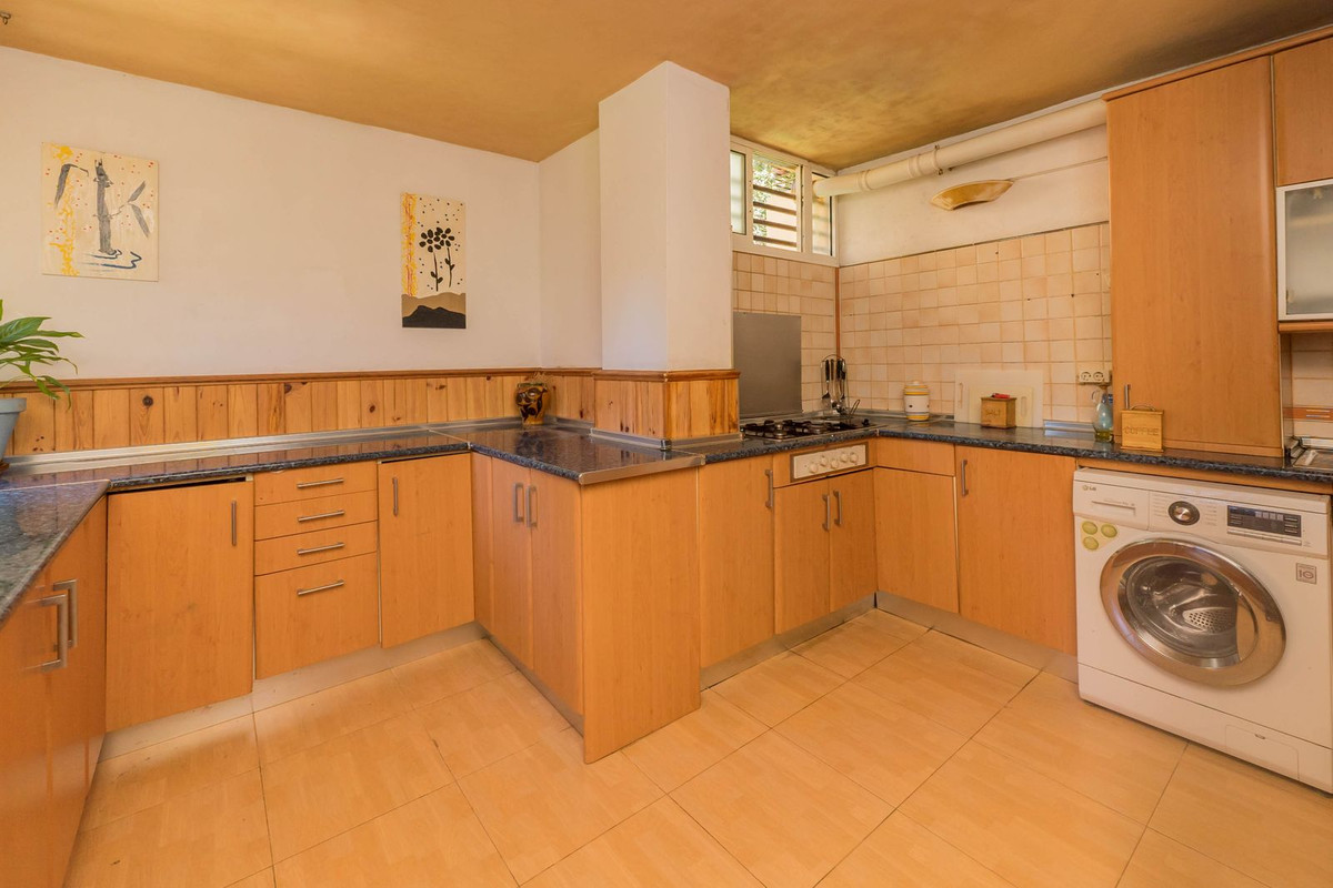 3 Bed Apartment for sale in Marbella Costa Del Sol, Málaga, Spain