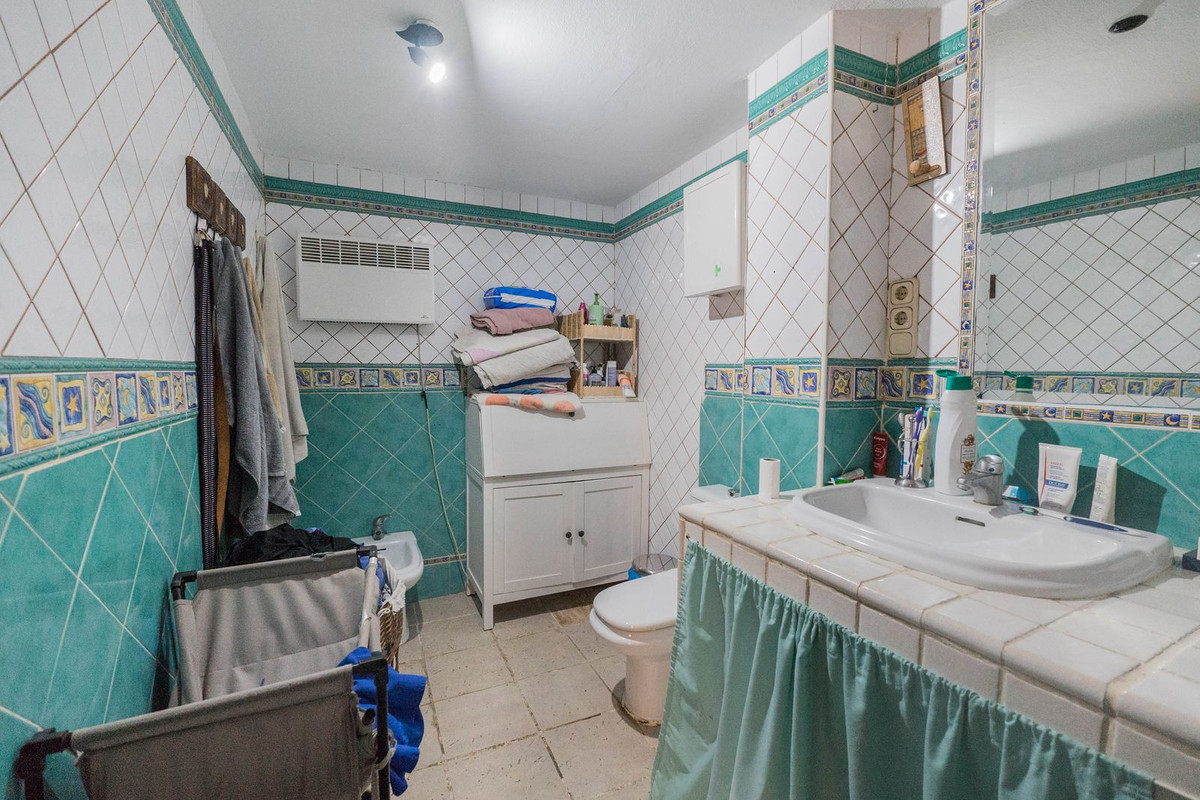 3 Bed Apartment for sale in Marbella Costa Del Sol, Málaga, Spain