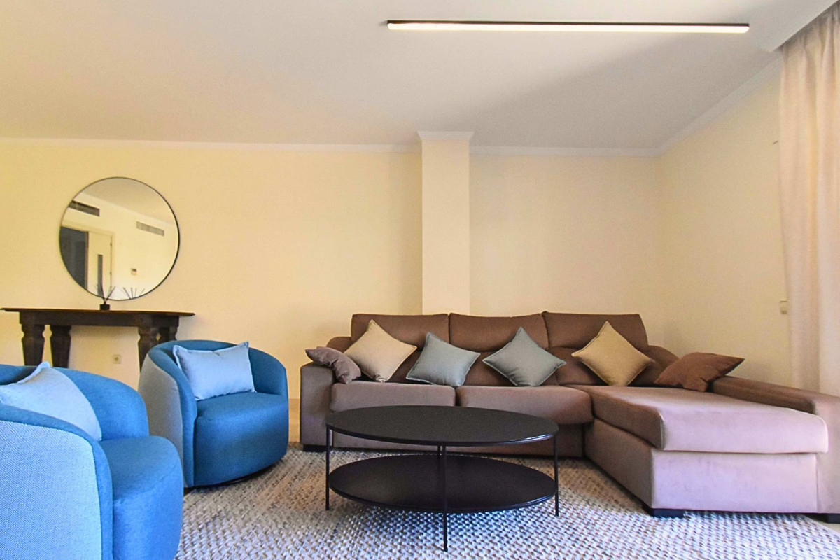 Se vende Apartamento Planta Media de 2 dormitorios en Costa Del Sol, Málaga, España