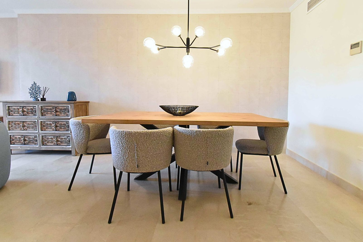 Se vende Apartamento Planta Media de 2 dormitorios en Costa Del Sol, Málaga, España