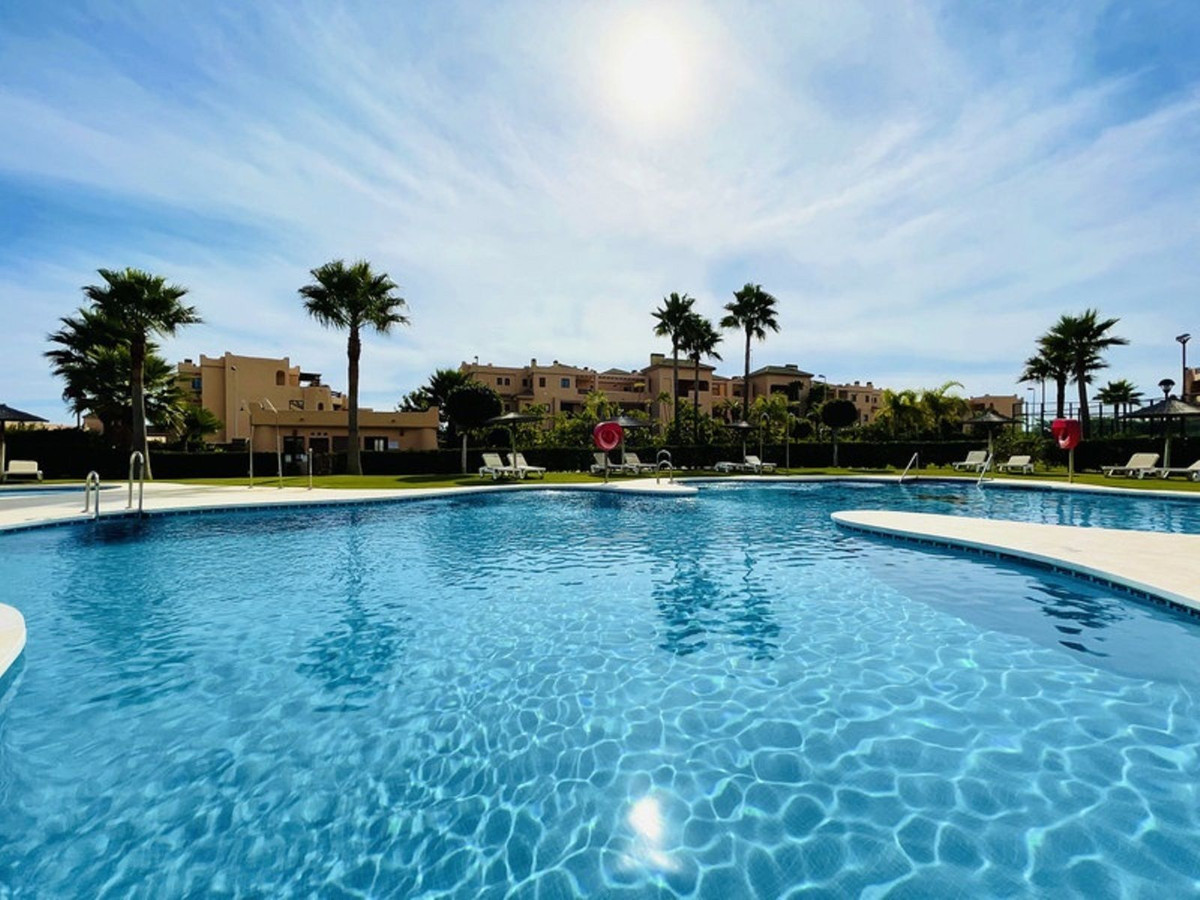 Se vende Apartamento Planta Media de 2 dormitorios en Costa Del Sol, Málaga, España