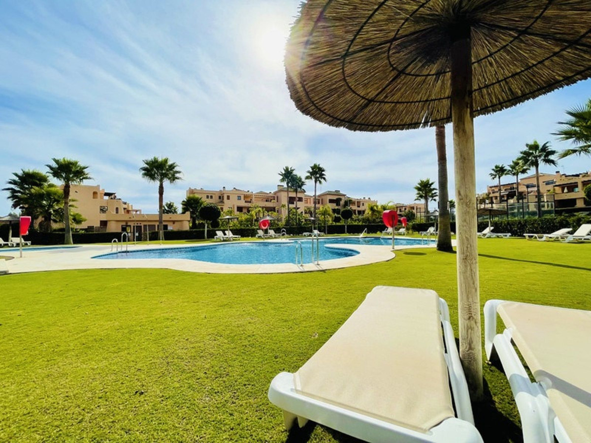 Se vende Apartamento Planta Media de 2 dormitorios en Costa Del Sol, Málaga, España