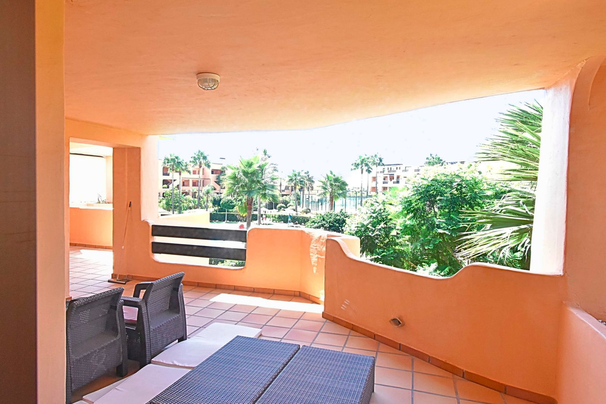 Se vende Apartamento Planta Media de 2 dormitorios en Costa Del Sol, Málaga, España