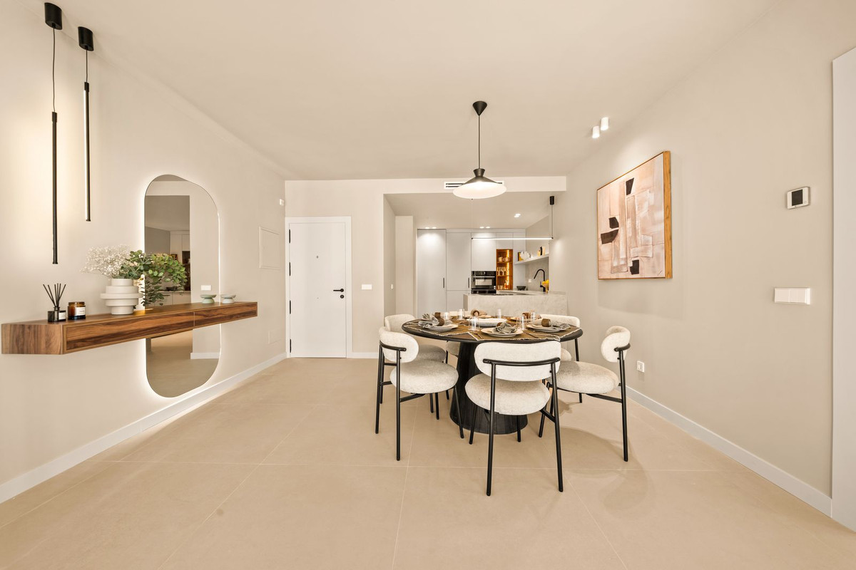 3 Bed Apartment for sale in La Quinta Costa Del Sol, Málaga, Spain