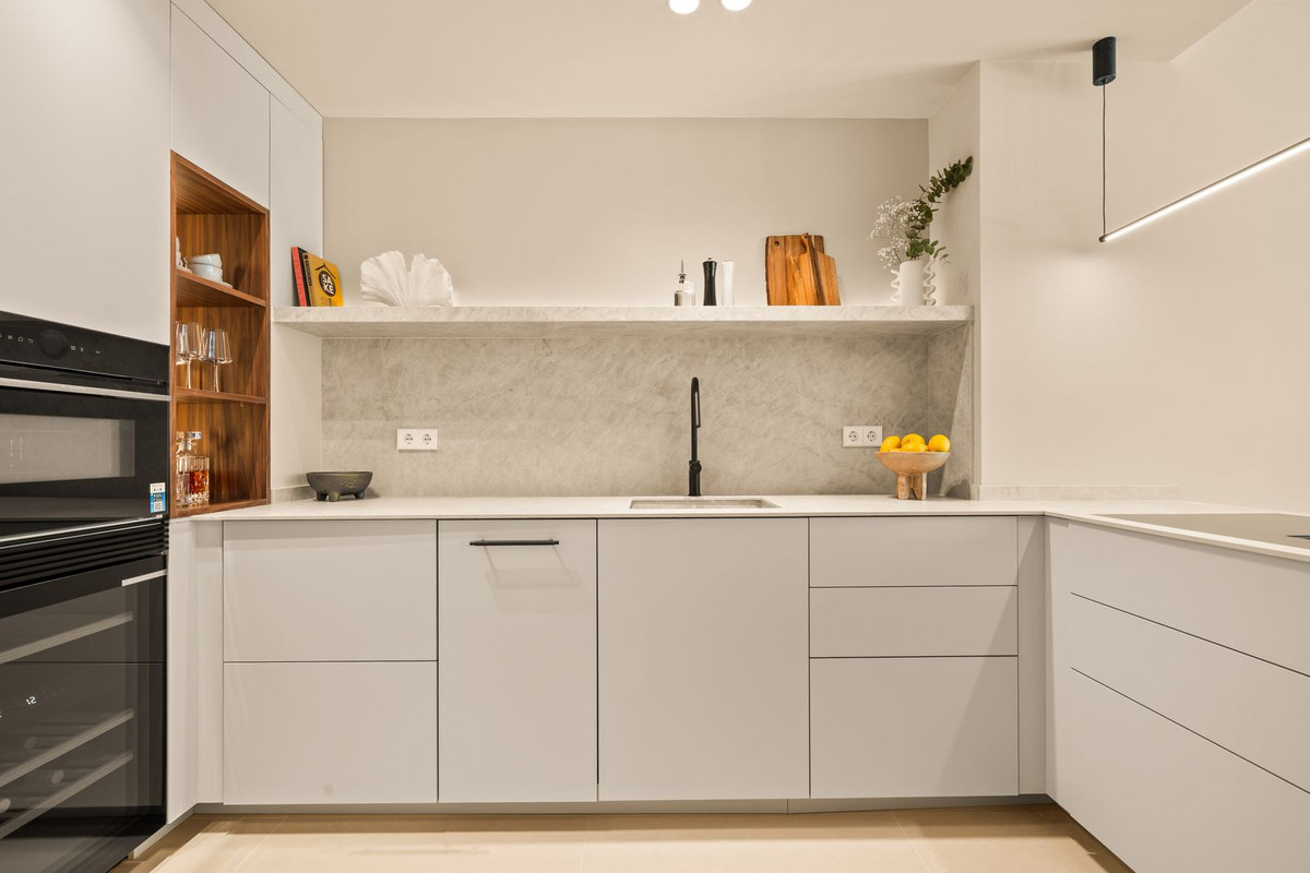 3 Bed Apartment for sale in La Quinta Costa Del Sol, Málaga, Spain