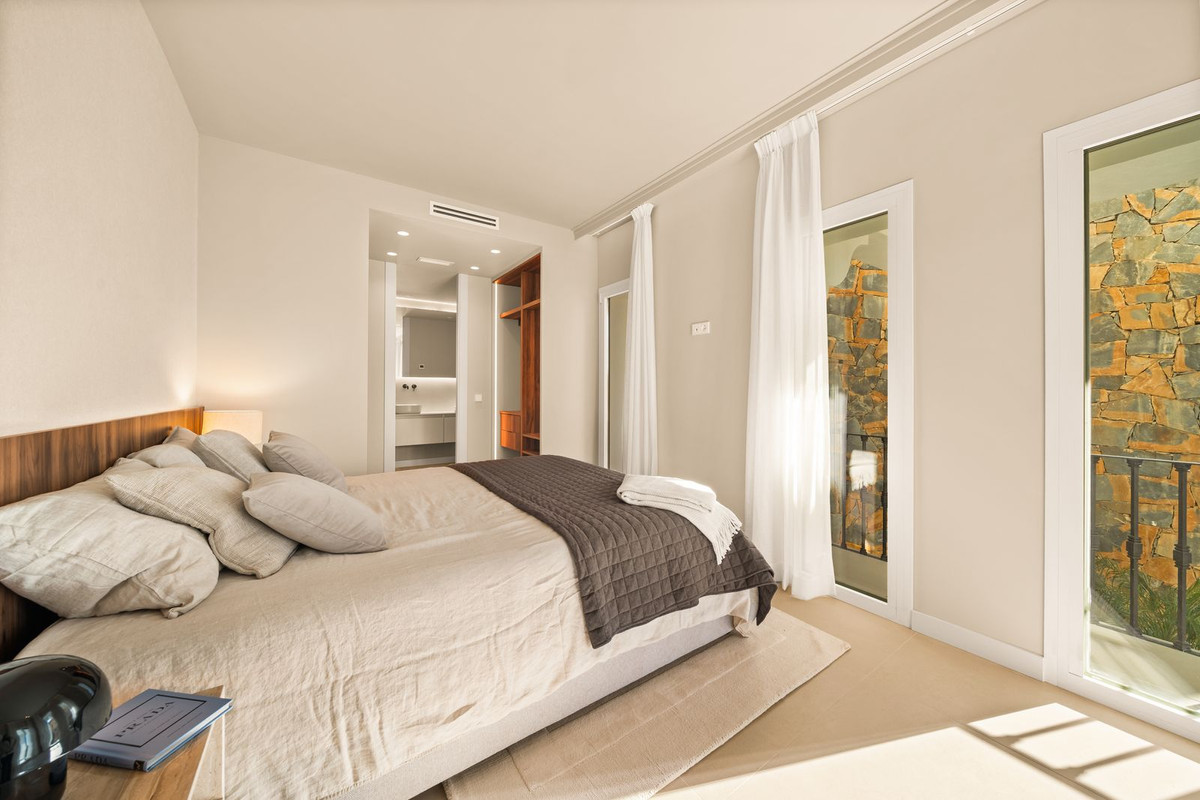 3 Bed Apartment for sale in La Quinta Costa Del Sol, Málaga, Spain