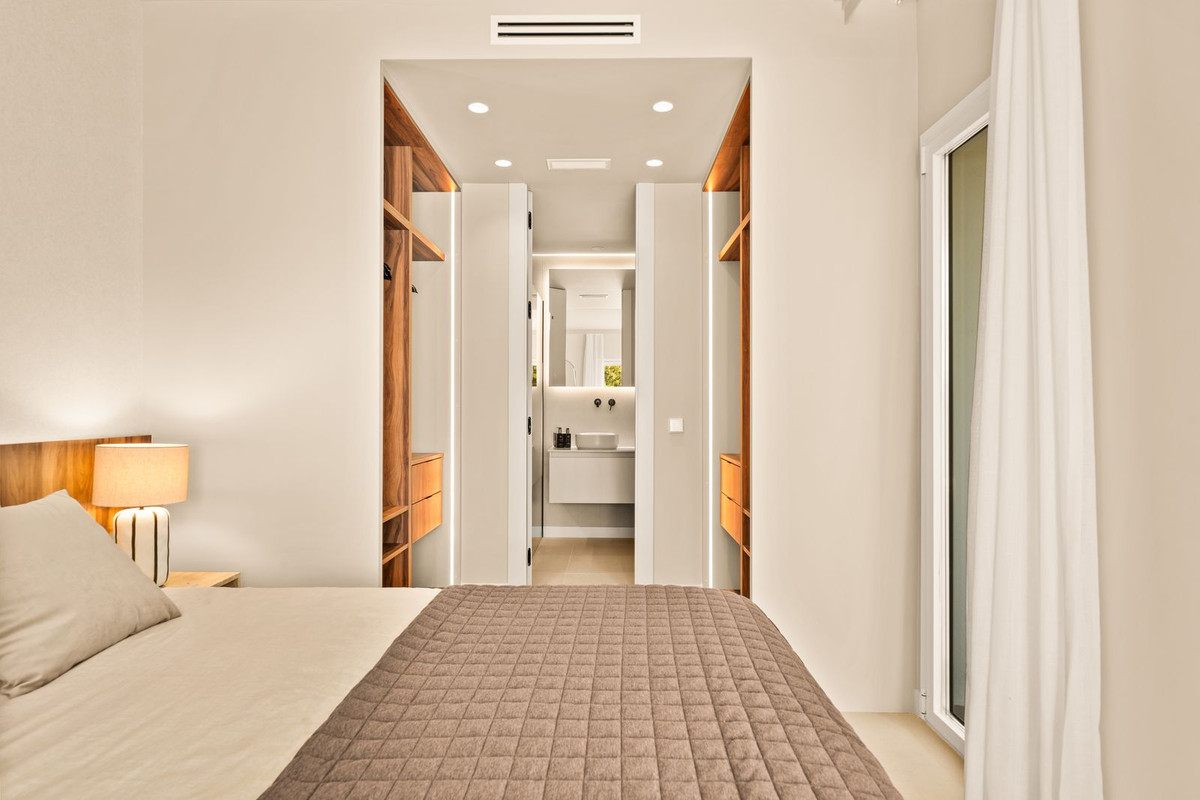 3 Bed Apartment for sale in La Quinta Costa Del Sol, Málaga, Spain