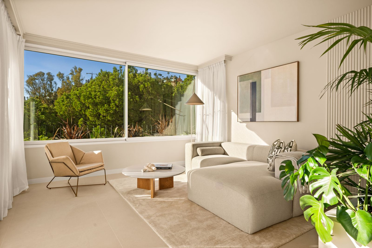 3 Bed Apartment for sale in La Quinta Costa Del Sol, Málaga, Spain