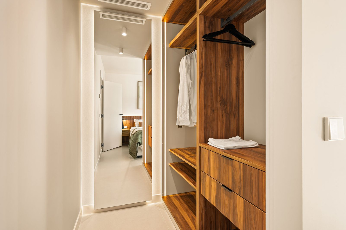 3 Bed Apartment for sale in La Quinta Costa Del Sol, Málaga, Spain