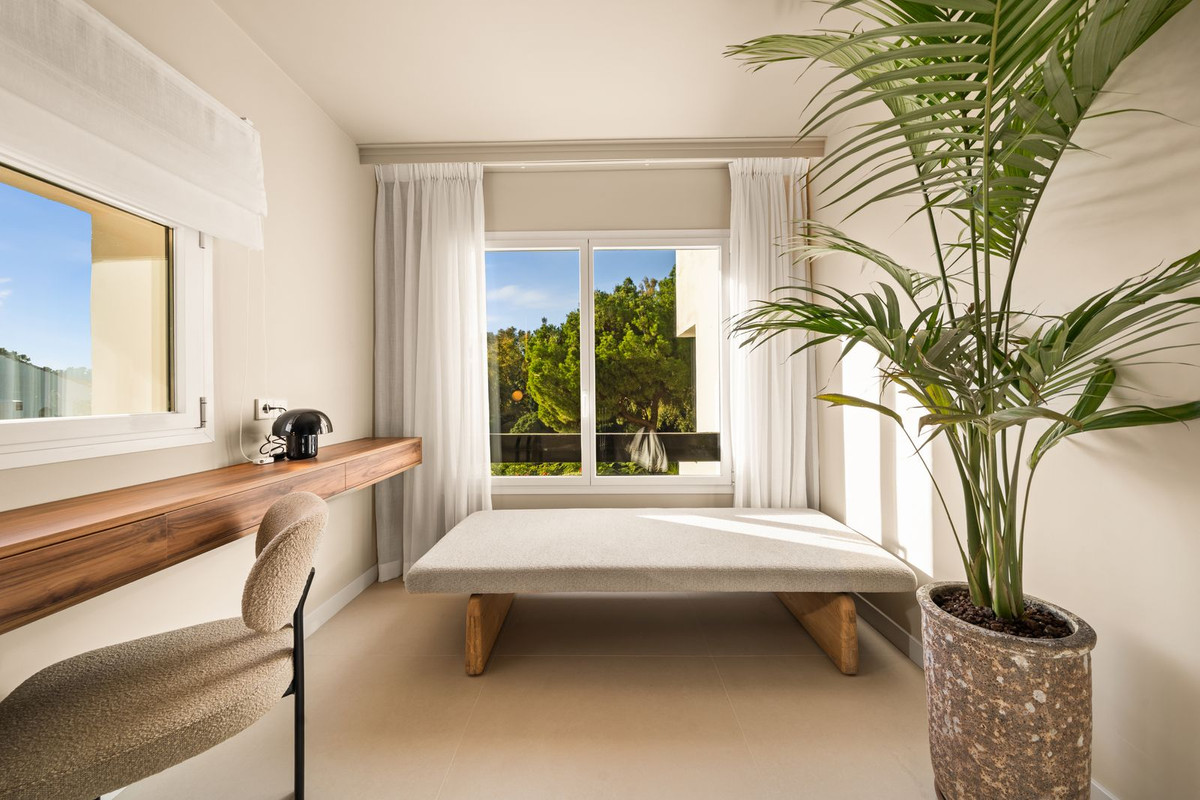 3 Bed Apartment for sale in La Quinta Costa Del Sol, Málaga, Spain