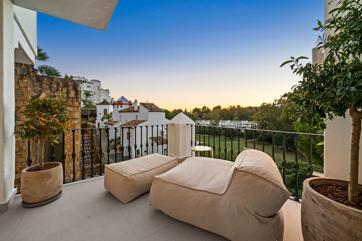 3 Bed Apartment for sale in La Quinta Costa Del Sol, Málaga, Spain