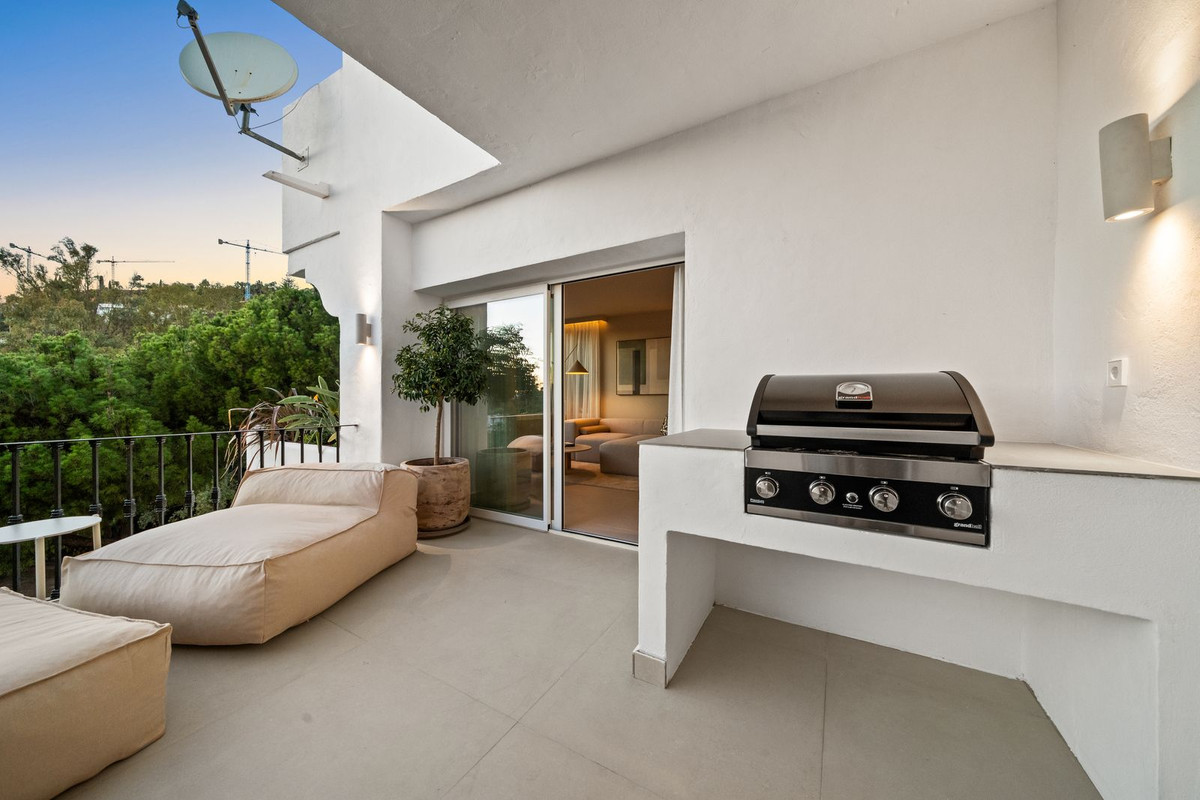 3 Bed Apartment for sale in La Quinta Costa Del Sol, Málaga, Spain