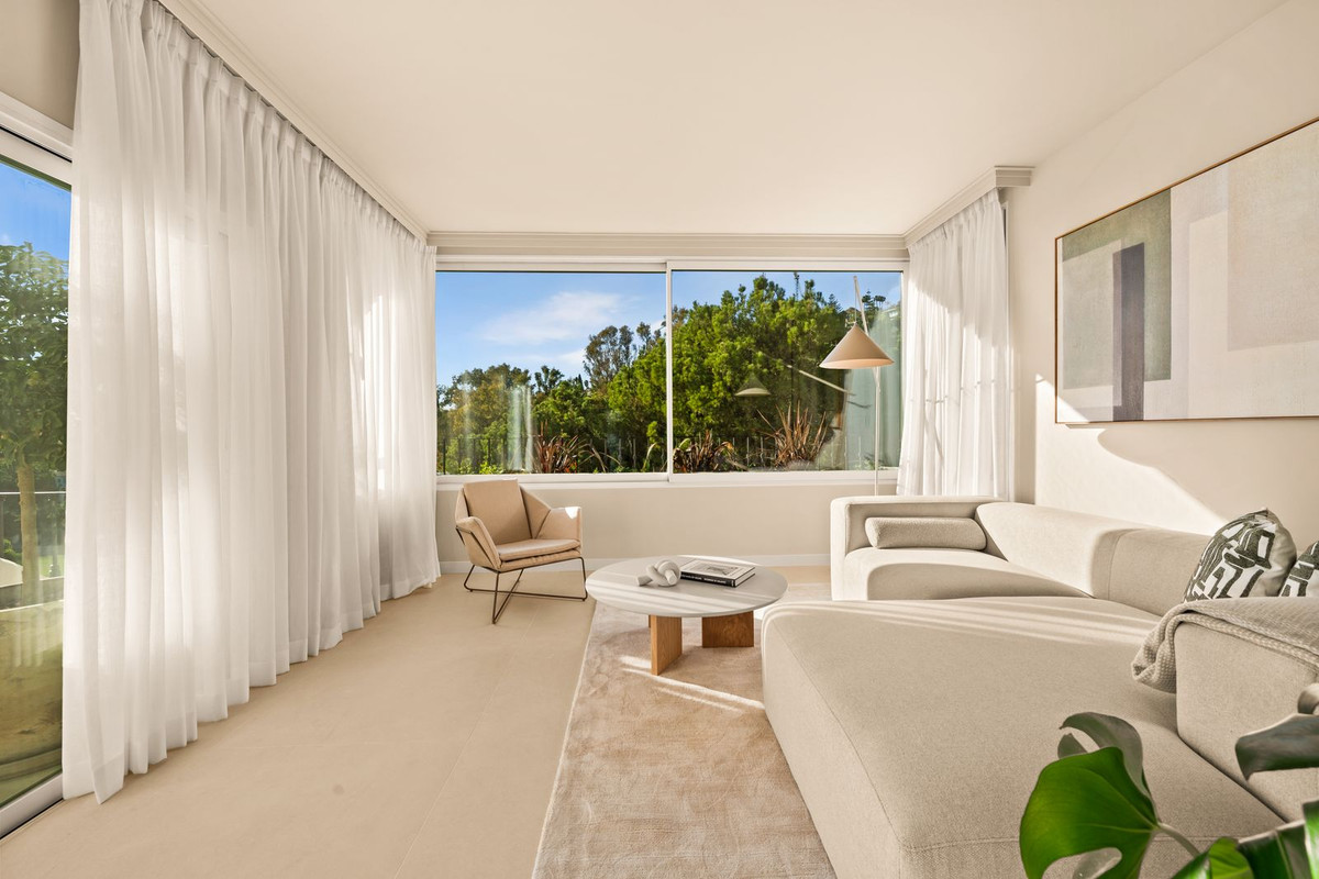 3 Bed Apartment for sale in La Quinta Costa Del Sol, Málaga, Spain