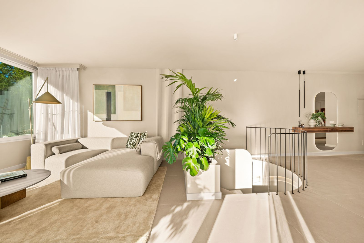 3 Bed Apartment for sale in La Quinta Costa Del Sol, Málaga, Spain