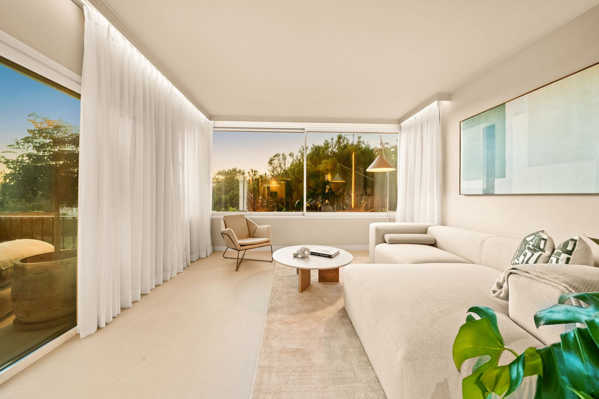 3 Bed Apartment for sale in La Quinta Costa Del Sol, Málaga, Spain