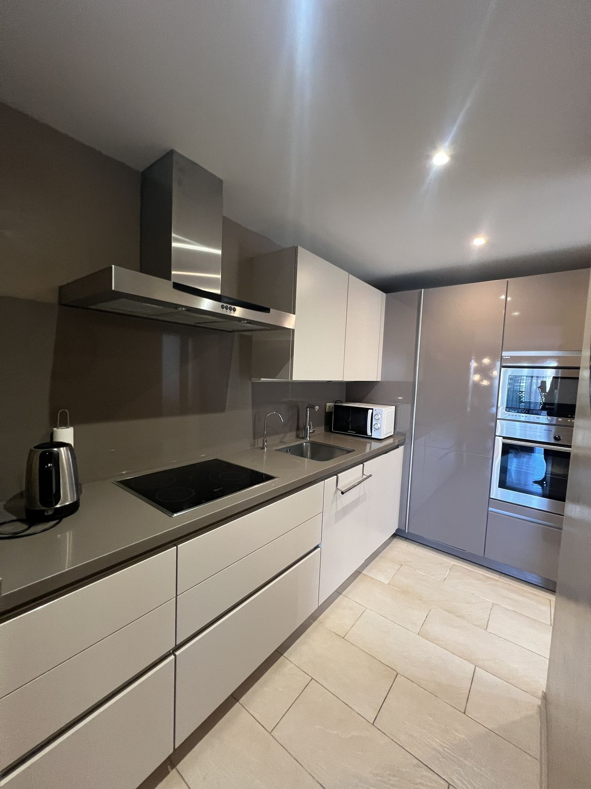 2 Bed Apartment for sale in Puerto Banús Costa Del Sol, Málaga, Spain