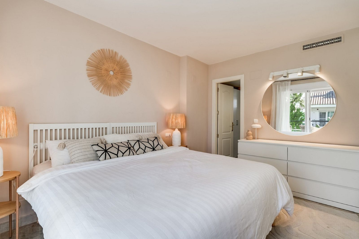 4 Bed Townhouse for sale in Nueva Andalucía Costa Del Sol, Málaga, Spain