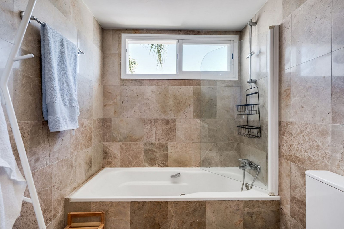 4 Bed Townhouse for sale in Nueva Andalucía Costa Del Sol, Málaga, Spain