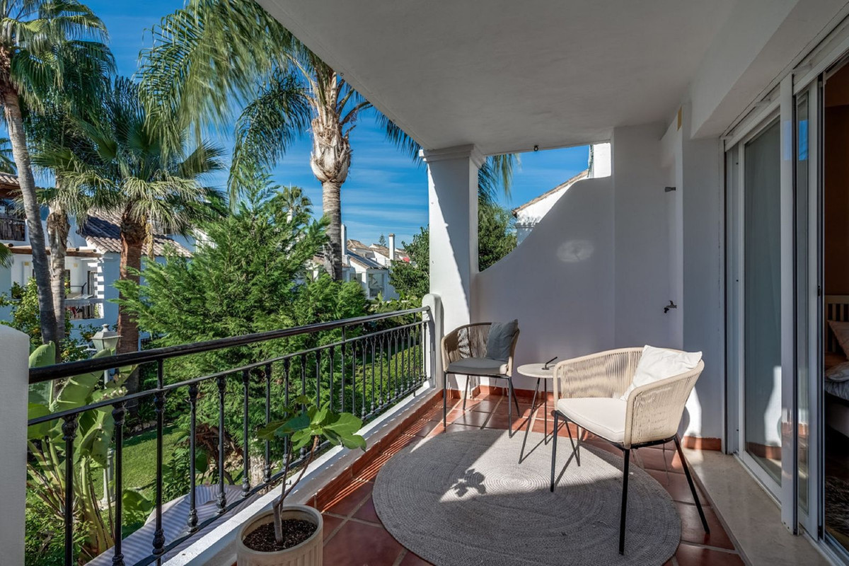 4 Bed Townhouse for sale in Nueva Andalucía Costa Del Sol, Málaga, Spain