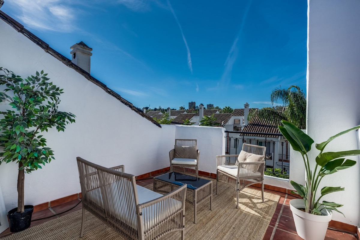 4 Bed Townhouse for sale in Nueva Andalucía Costa Del Sol, Málaga, Spain