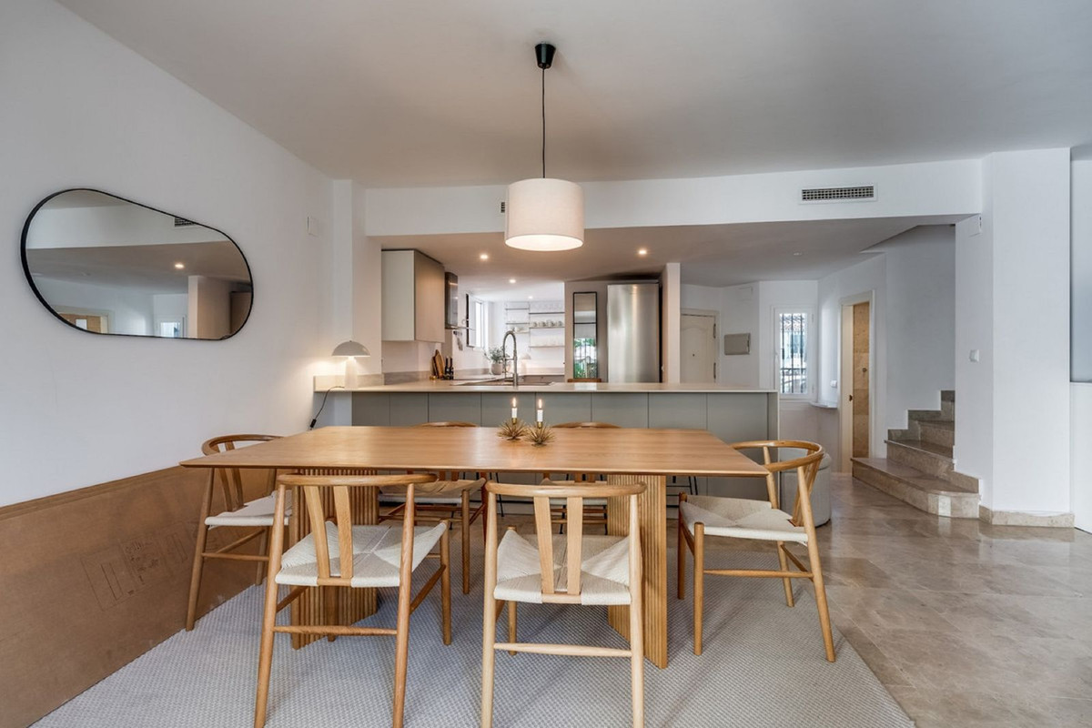 4 Bed Townhouse for sale in Nueva Andalucía Costa Del Sol, Málaga, Spain
