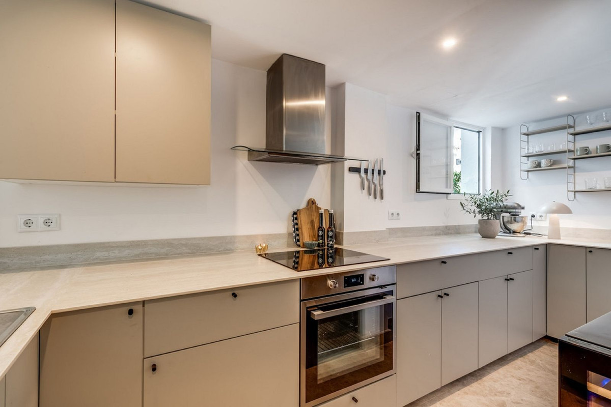 4 Bed Townhouse for sale in Nueva Andalucía Costa Del Sol, Málaga, Spain