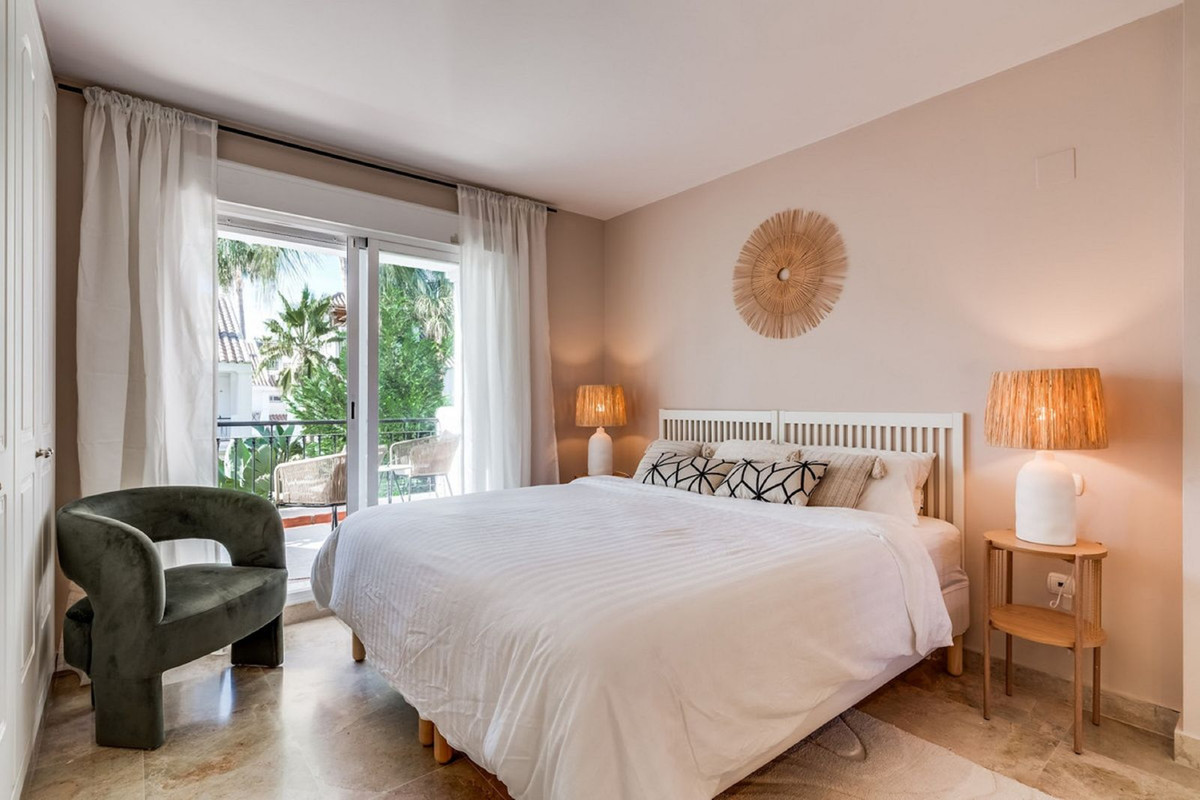 4 Bed Townhouse for sale in Nueva Andalucía Costa Del Sol, Málaga, Spain