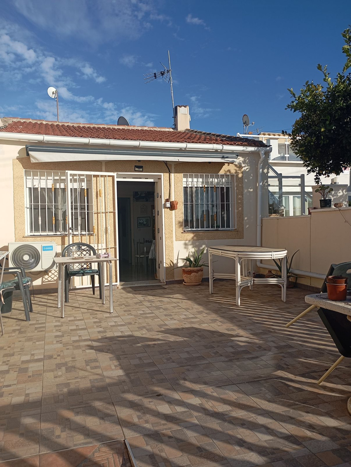 Se vende Bungalow de 2 dormitorios en Costa Blanca, Alicante, España