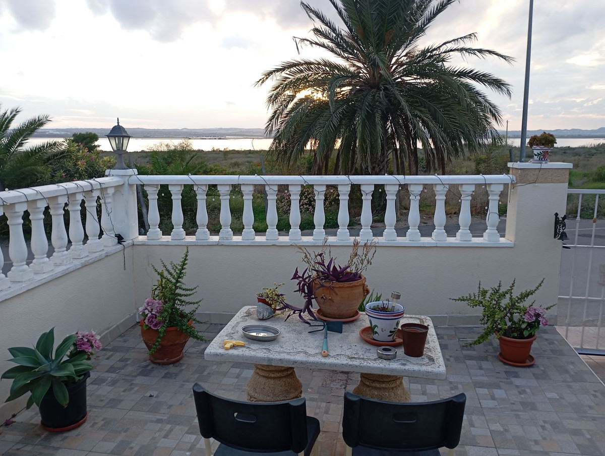 Se vende Bungalow de 2 dormitorios en Costa Blanca, Alicante, España