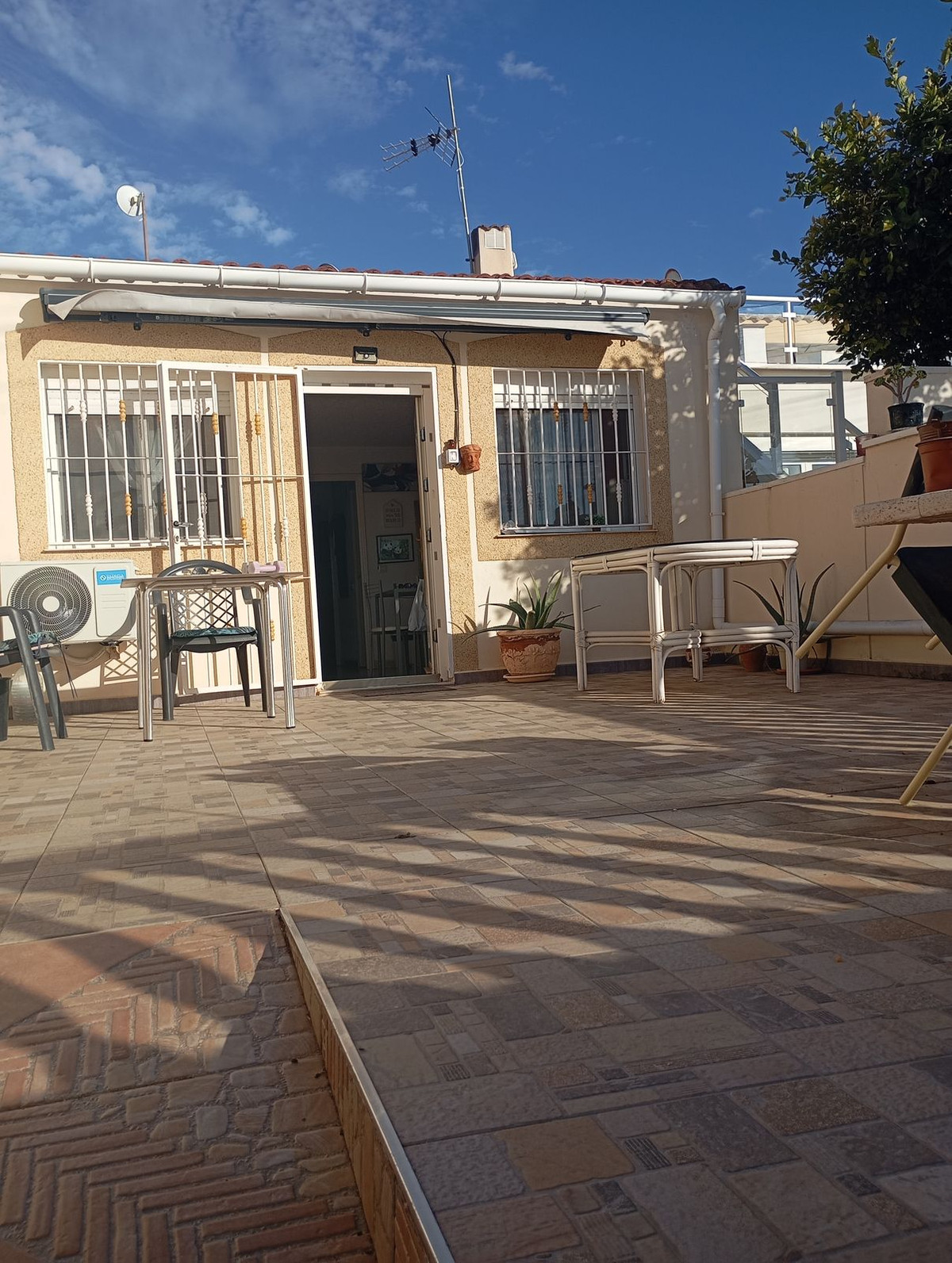 Se vende Bungalow de 2 dormitorios en Costa Blanca, Alicante, España