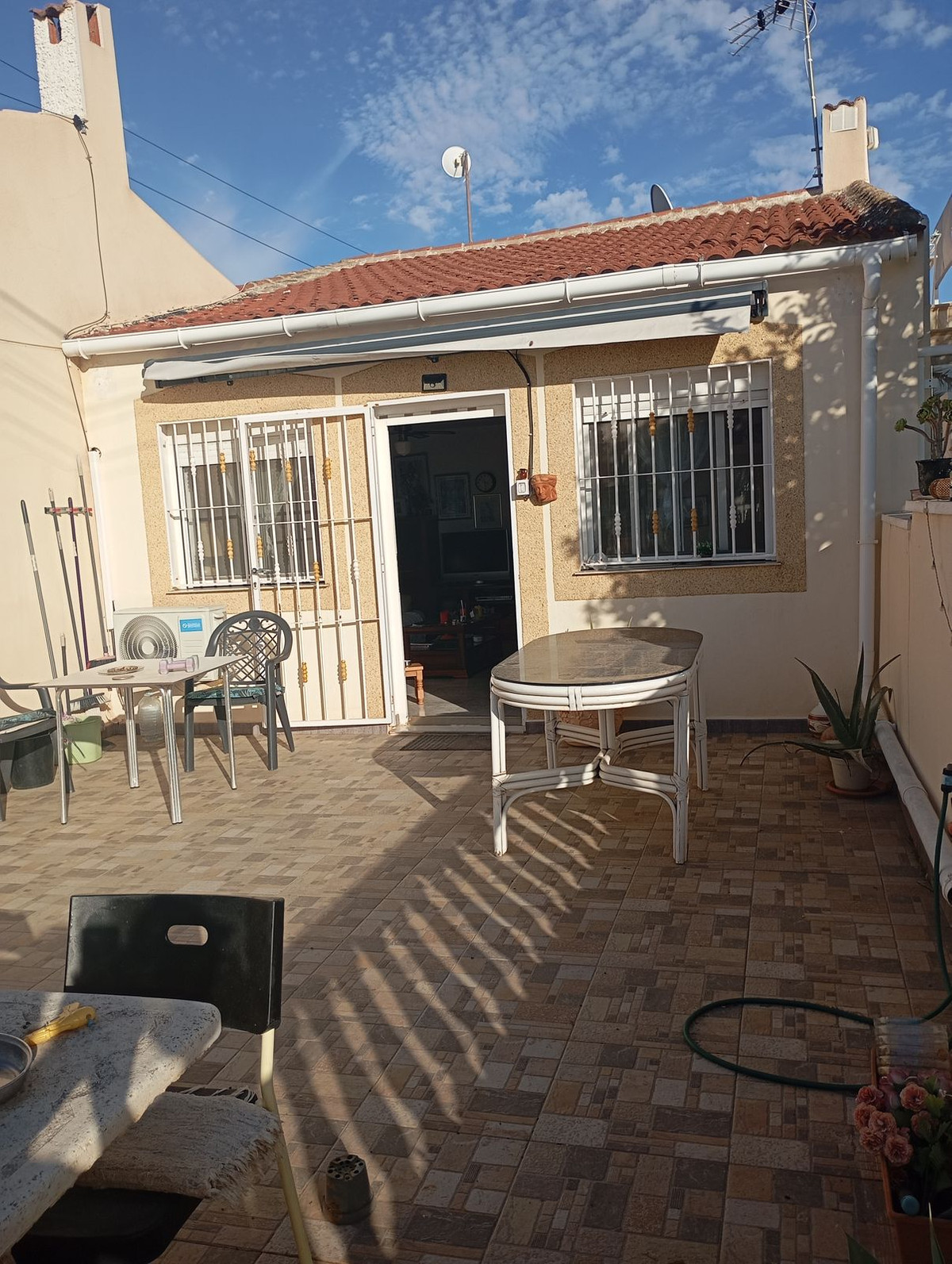 Se vende Bungalow de 2 dormitorios en Costa Blanca, Alicante, España