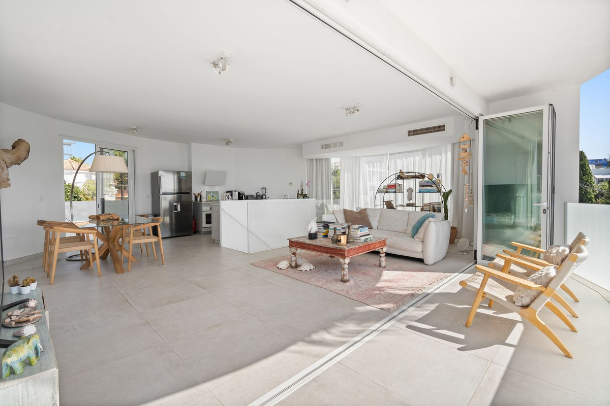 Se vende Villa - Chalet de 3 dormitorios en Costa Del Sol, Málaga, España