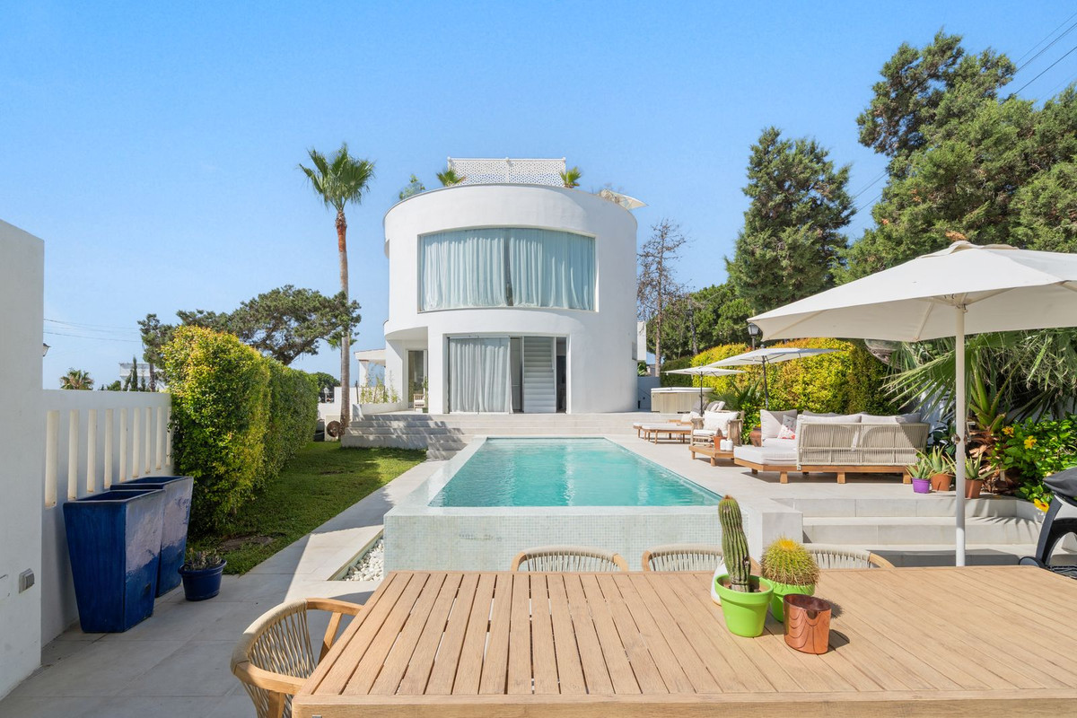 Se vende Villa - Chalet de 3 dormitorios en Costa Del Sol, Málaga, España