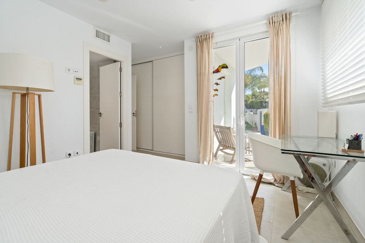 Se vende Villa - Chalet de 3 dormitorios en Costa Del Sol, Málaga, España