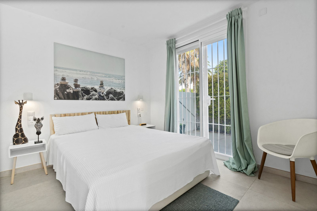 Se vende Villa - Chalet de 3 dormitorios en Costa Del Sol, Málaga, España